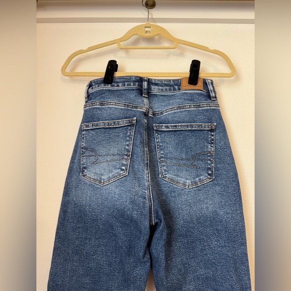 💕American Eagle High Waist Stretch Mom Jeans - Picture 8 of 10